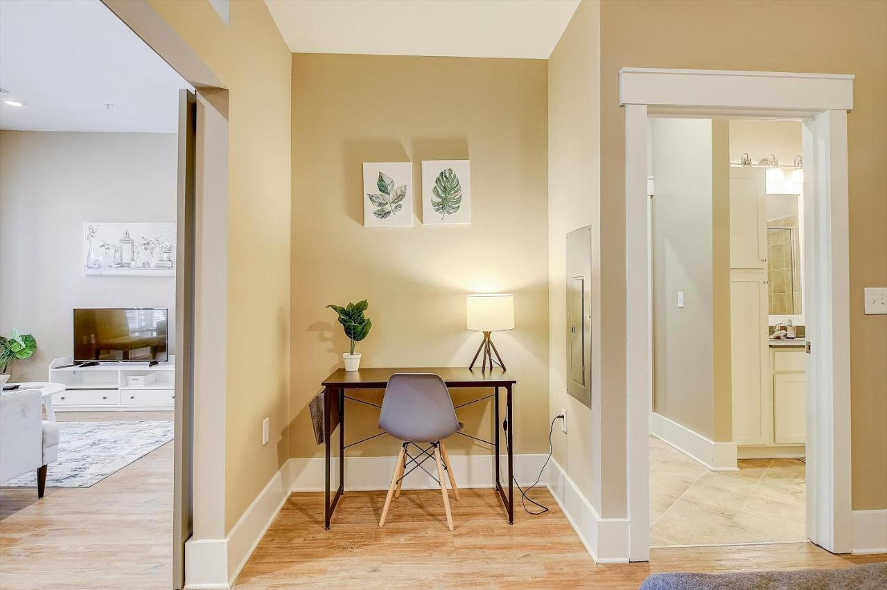 Frontdesk Village At Commonwealth Apts Plaza Midwood Шарлотт Номер фото